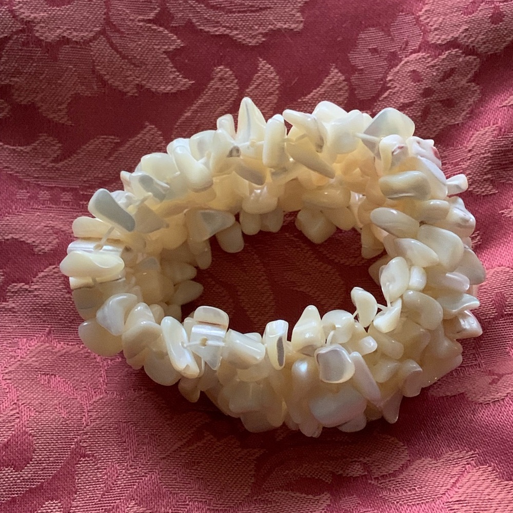 Mother of pearl Cream Beaded Bracelet